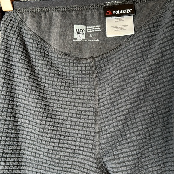 MEC women’s base-layer, Polartec material, size small, like new, - Picture 6 of 6